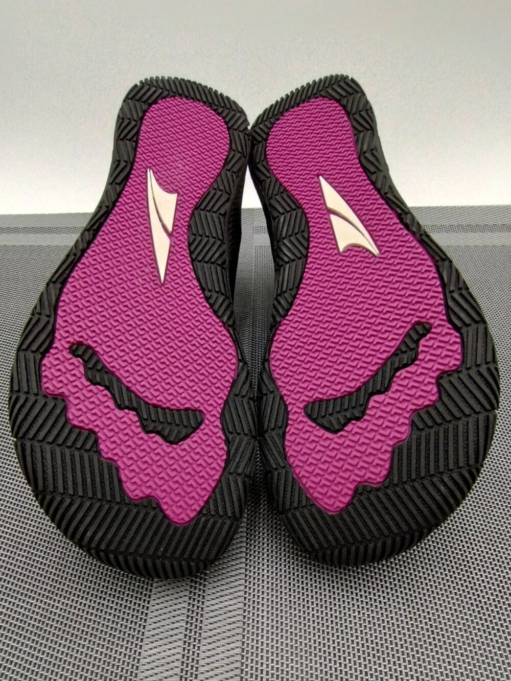 Altra HIIT XT Cross Training Shoes Black Purple Size 7.5 - Picture 14 of 15